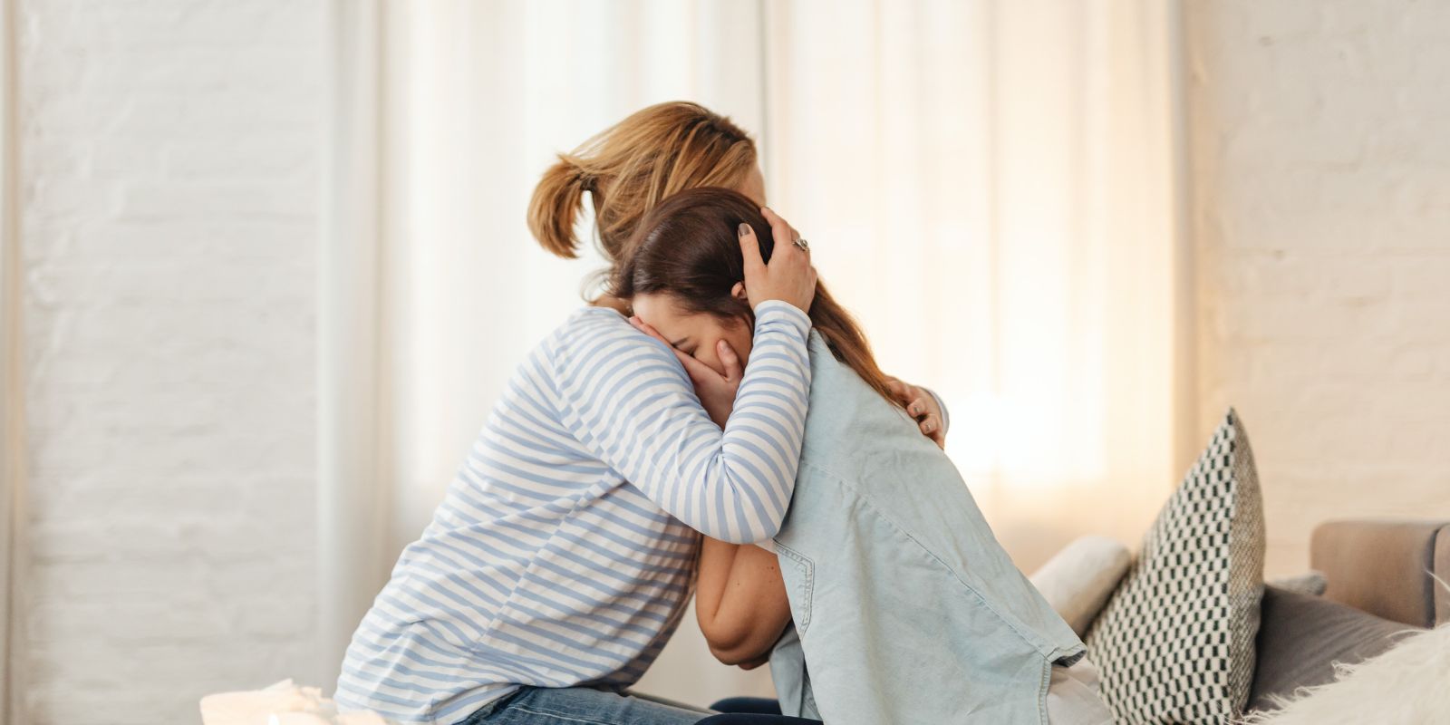 image - A mother comforts her young daughter - Free Seminar - Understanding self harming behaviour in kids